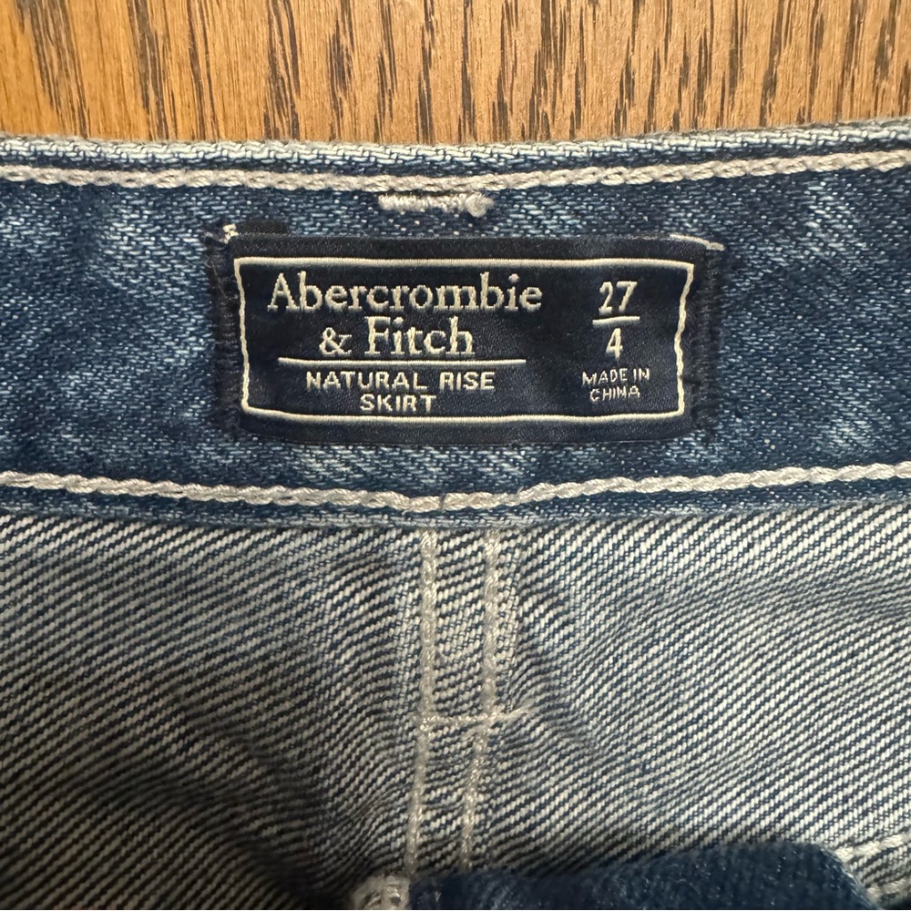 Abercrombie & Fitch Blue Denim Mini Skirt A line Jean. Natural rise 27 size 4 - Picture 2 of 7